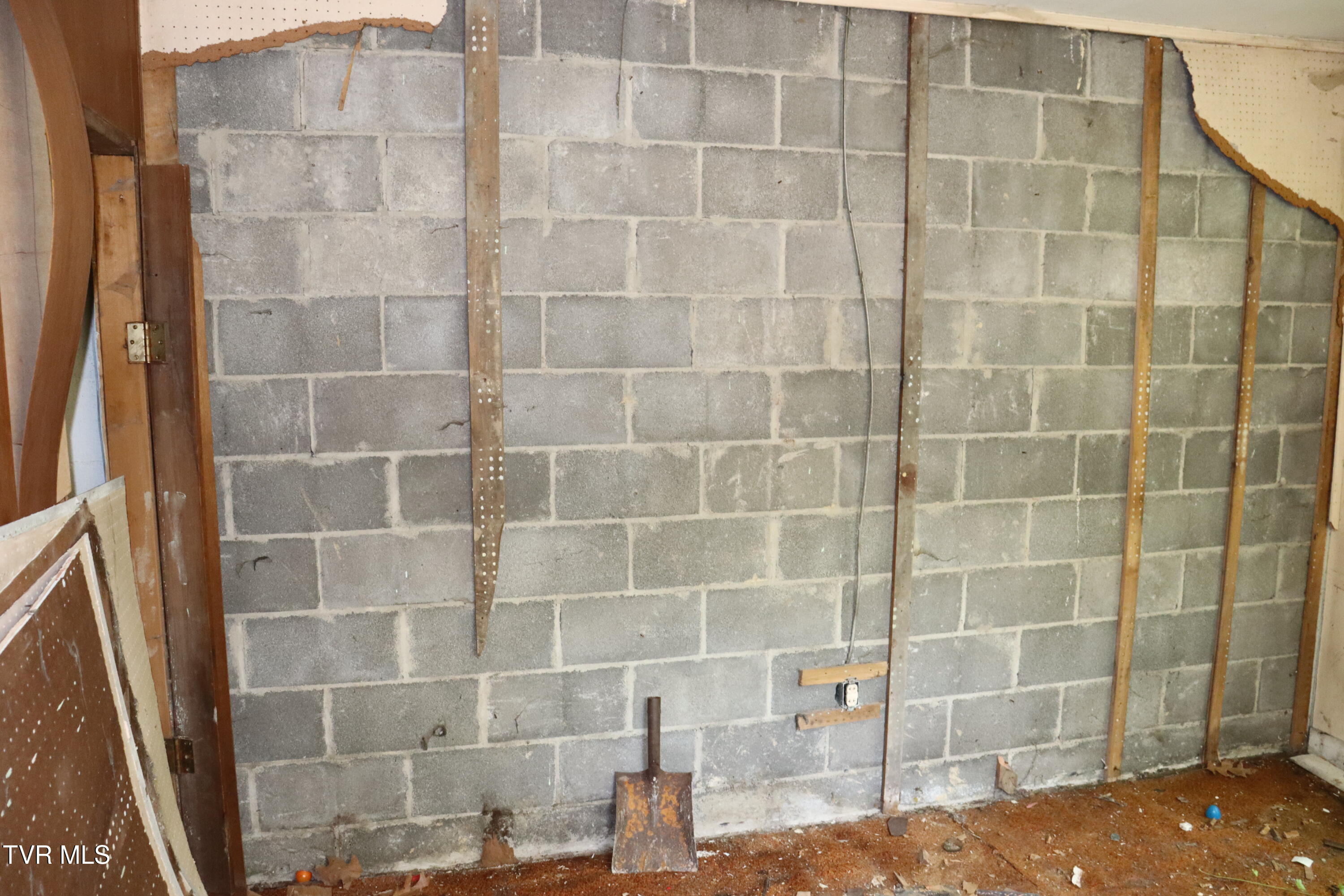 438 Murphy Street Northwest Norton, VA 24273 - Photo 20 of 29 IMG_9893