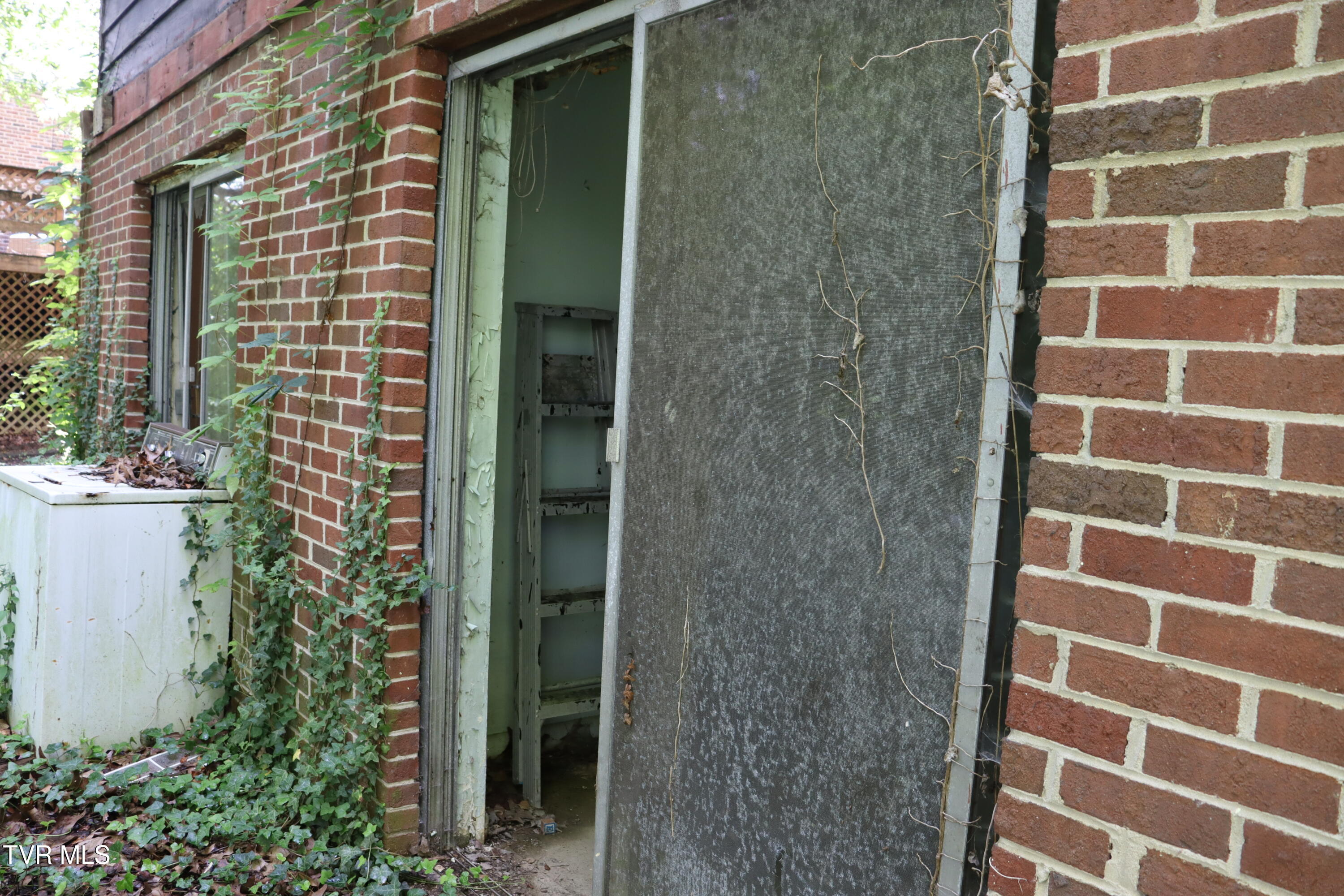 438 Murphy Street Northwest Norton, VA 24273 - Photo 25 of 29 IMG_9903