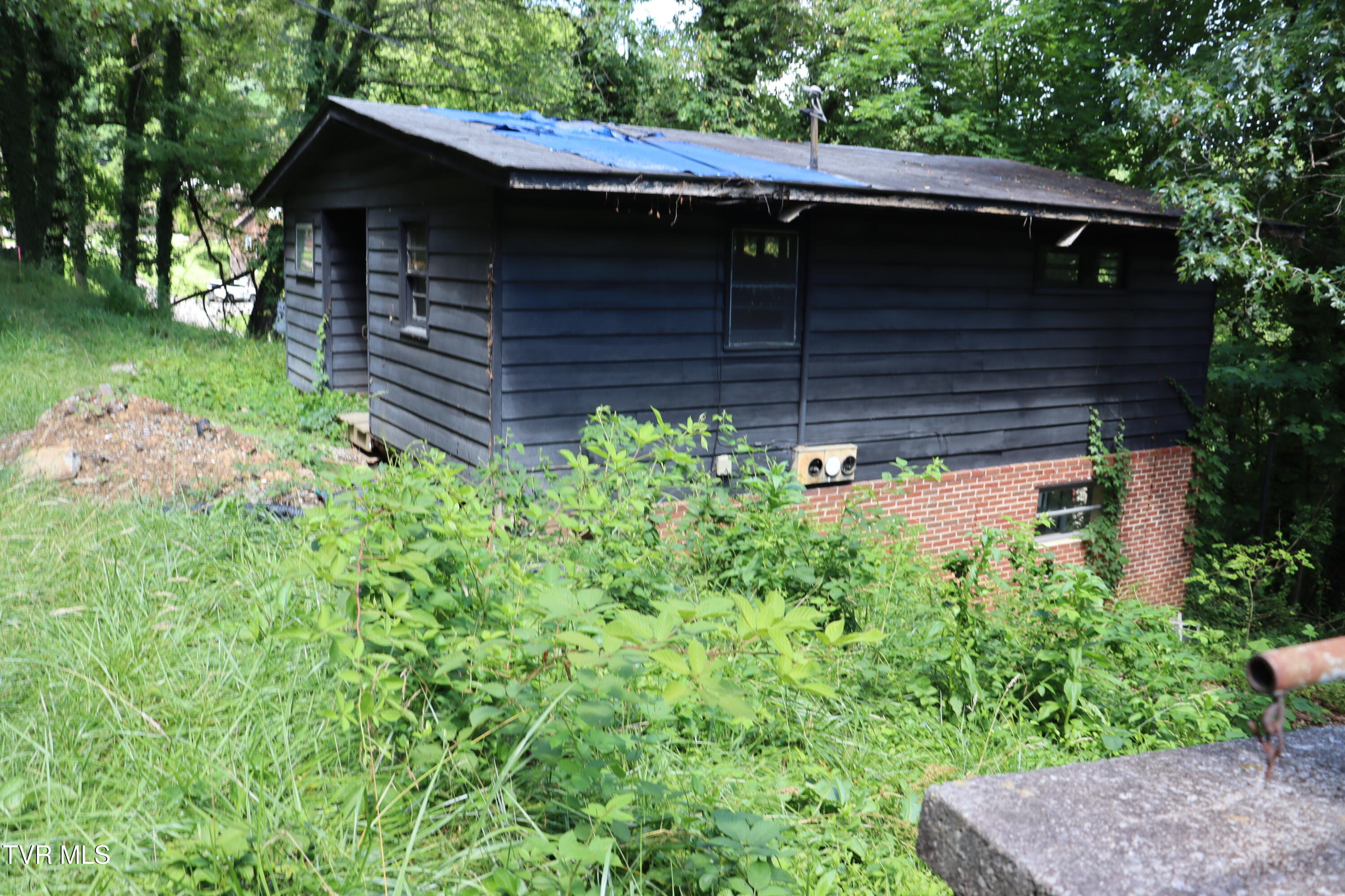 438 Murphy Street Northwest Norton, VA 24273 - Photo 5 of 29 IMG_9905
