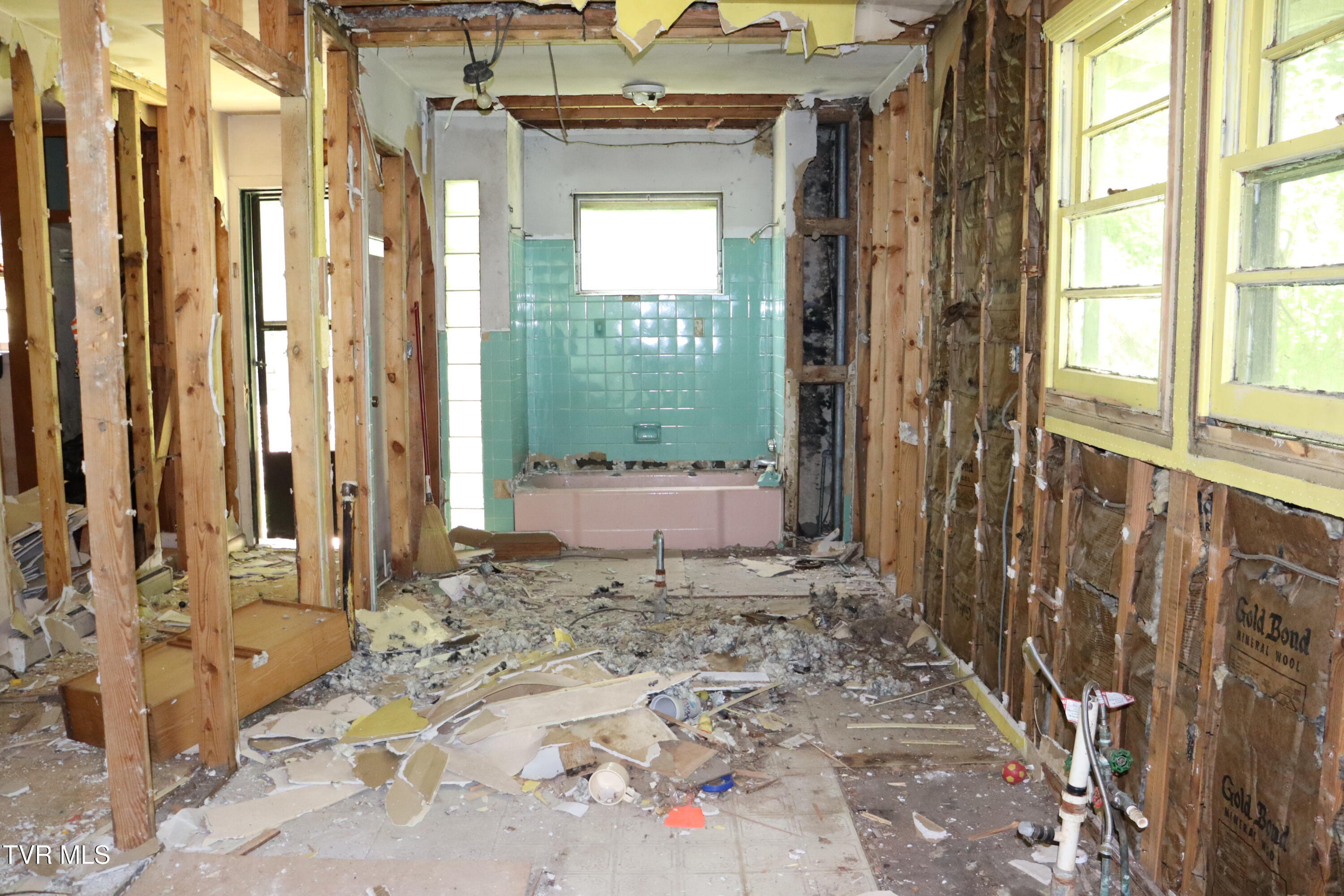 438 Murphy Street Northwest Norton, VA 24273 - Photo 10 of 29 IMG_9887