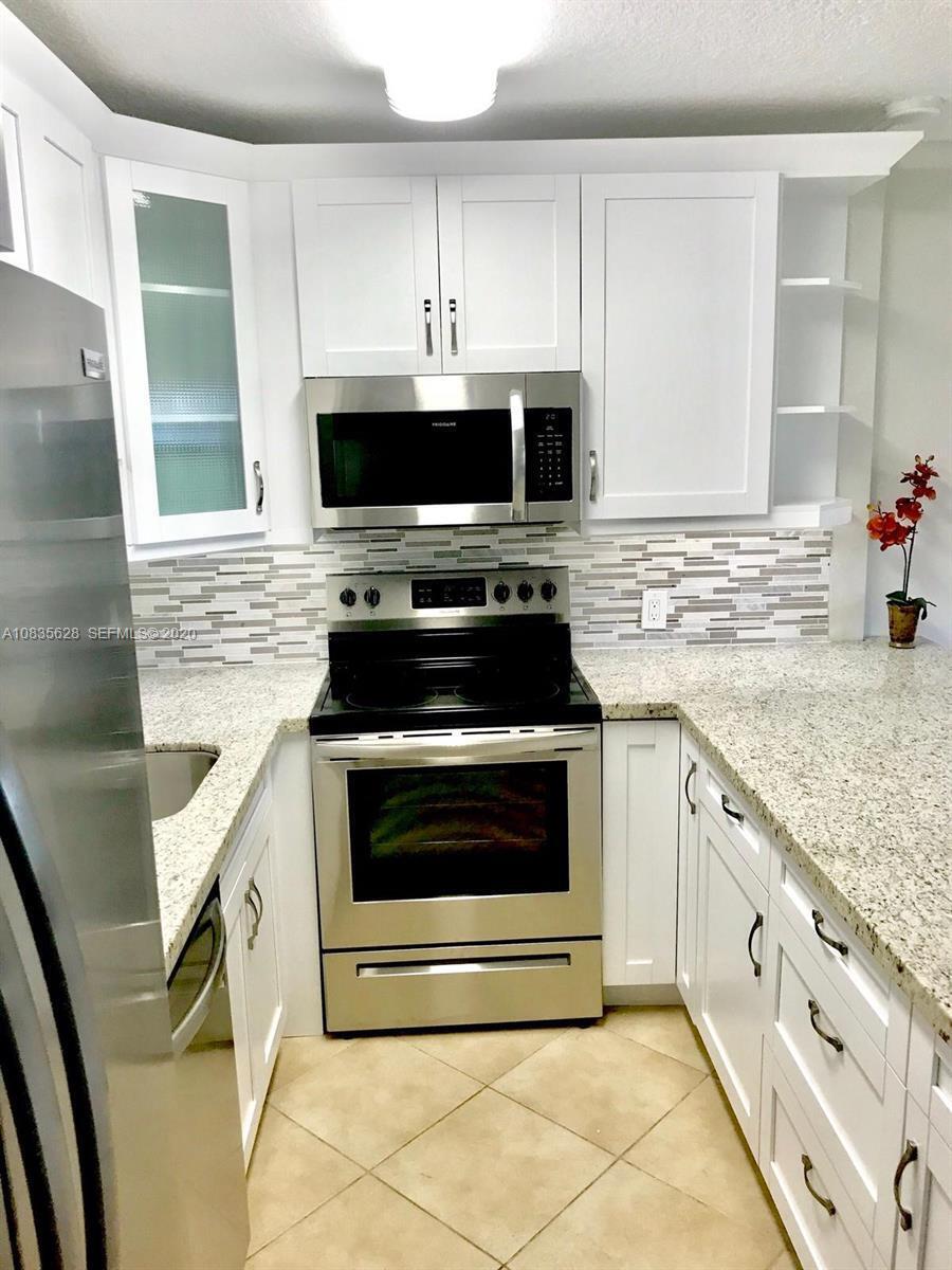 86 Mansfield D Boca Raton, FL 33434 - Photo 4 of 29 kitchen