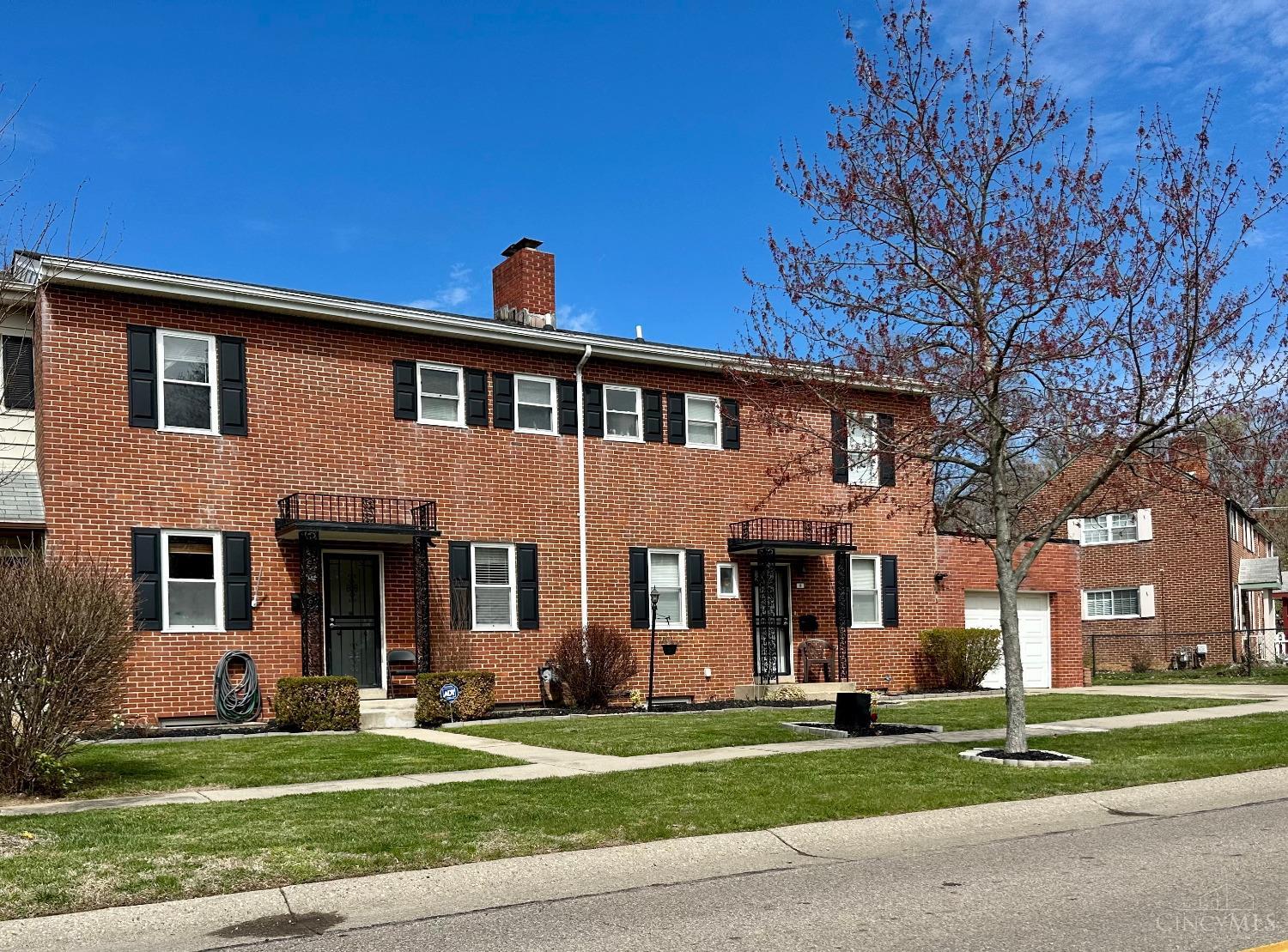 10 Andover Road Greenhills, OH 45218 - Photo 1 of 74