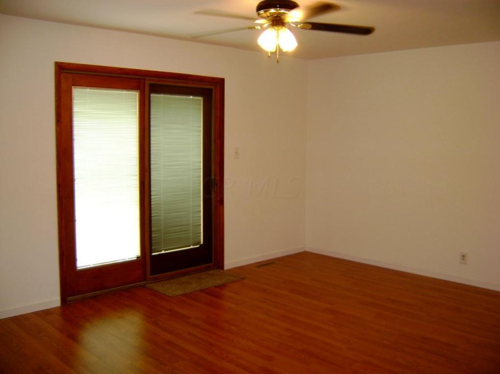 394 South Yearling Road Columbus, OH 43213 - Photo 4 of 28