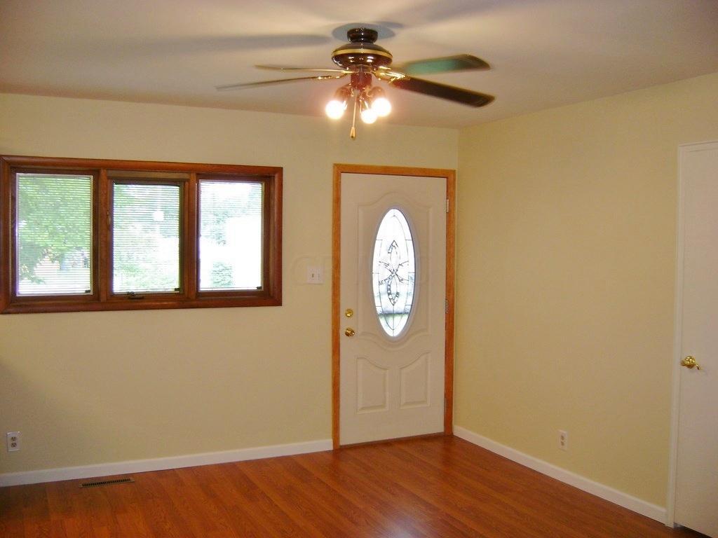 394 South Yearling Road Columbus, OH 43213 - Photo 5 of 28