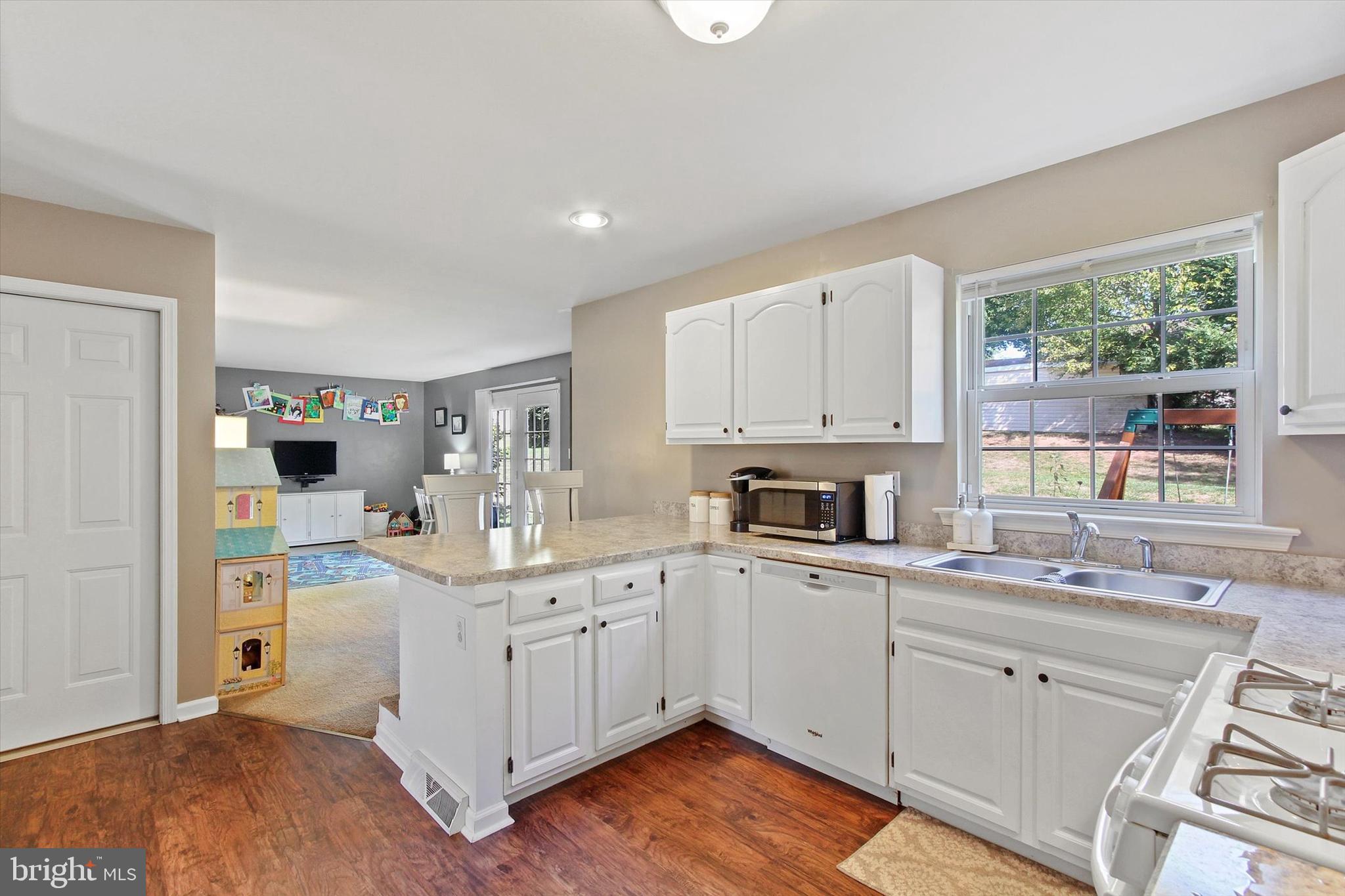 2595 Coldspring Road York, PA 17404 - Photo 9 of 28 Gallery Image 9