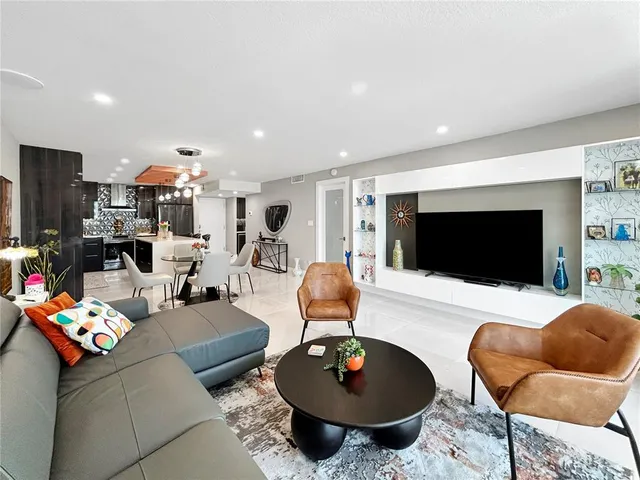 $485,000 | 101 South Gulfstream Avenue, Unit 9C, Sarasota, FL 34236