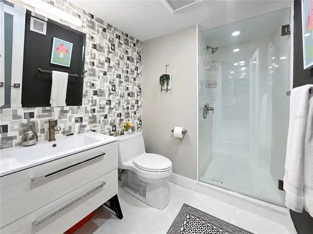 $485,000 | 101 South Gulfstream Avenue, Unit 9C, Sarasota, FL 34236