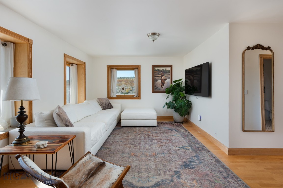 623 River Road Townsend, MT 59644 - Photo 18 of 68 Cottage living room