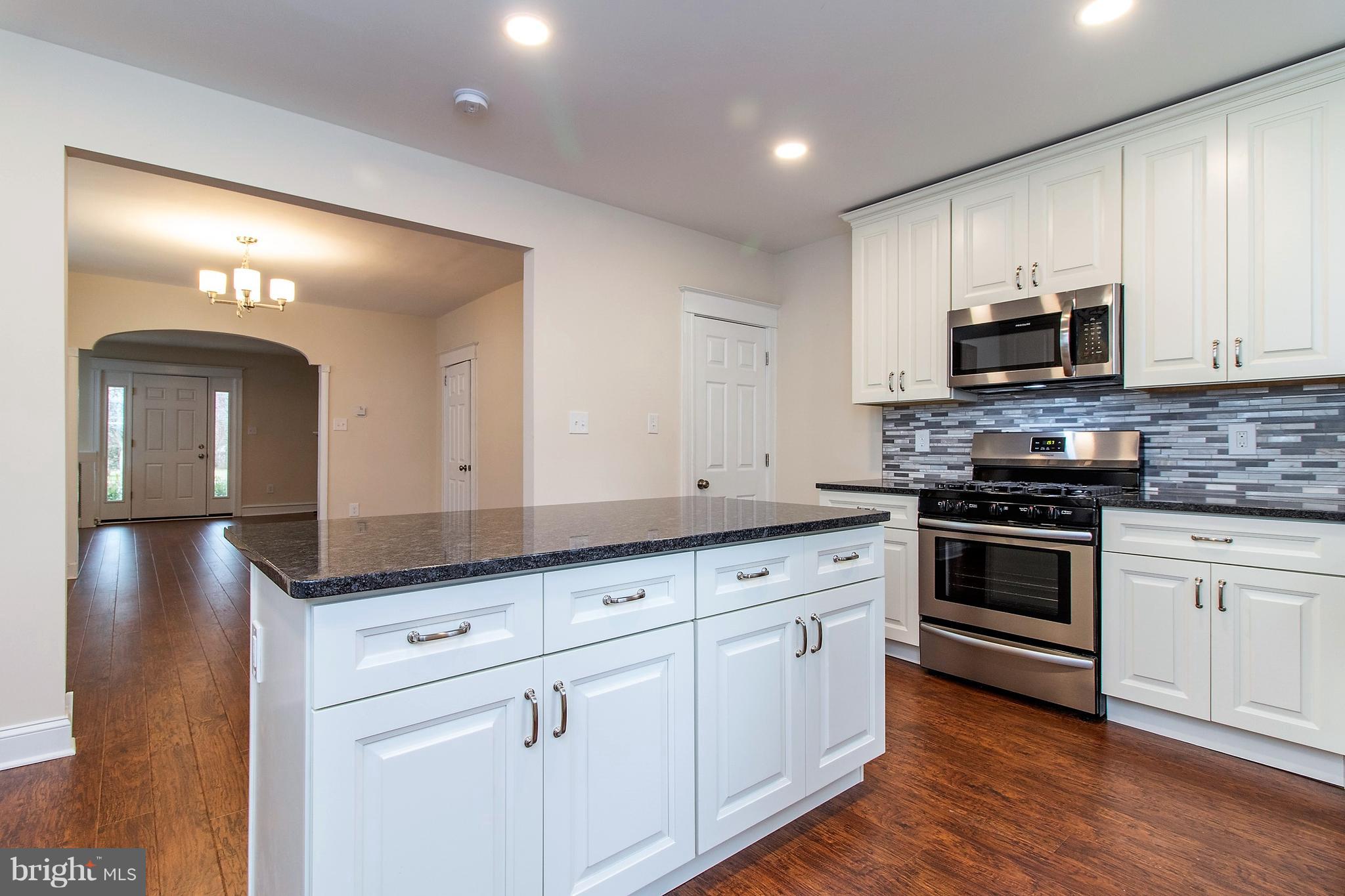 630 Arbor Road Cheltenham, PA 19012 - Photo 6 of 24 Kitchen with New soft close cabinetry