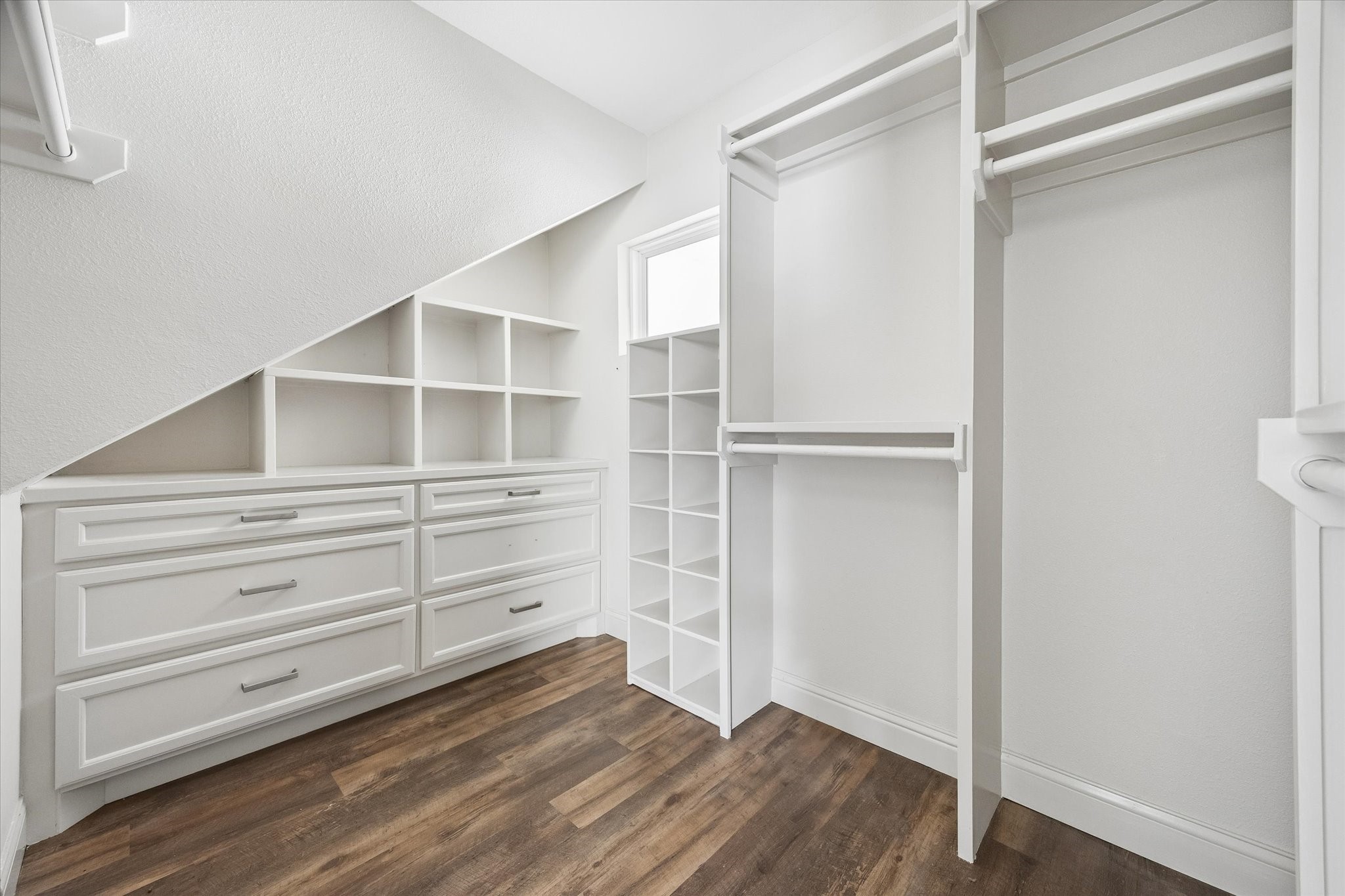 6529 Rolla Street Houston, TX 77055 - Photo 16 of 28 Primary suite walk-in closet with built-in storage!