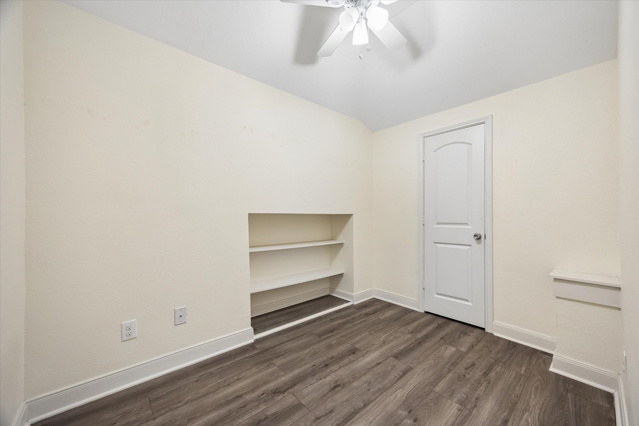 6529 Rolla Street Houston, TX 77055 - Photo 22 of 28 This versatile upstairs flex space is ideal for a small game room, reading nook, or additional storage.
