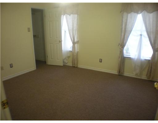 5113 Kings Court Corpus Christi, TX 78413 - Photo 8 of 10 a view of empty room with window