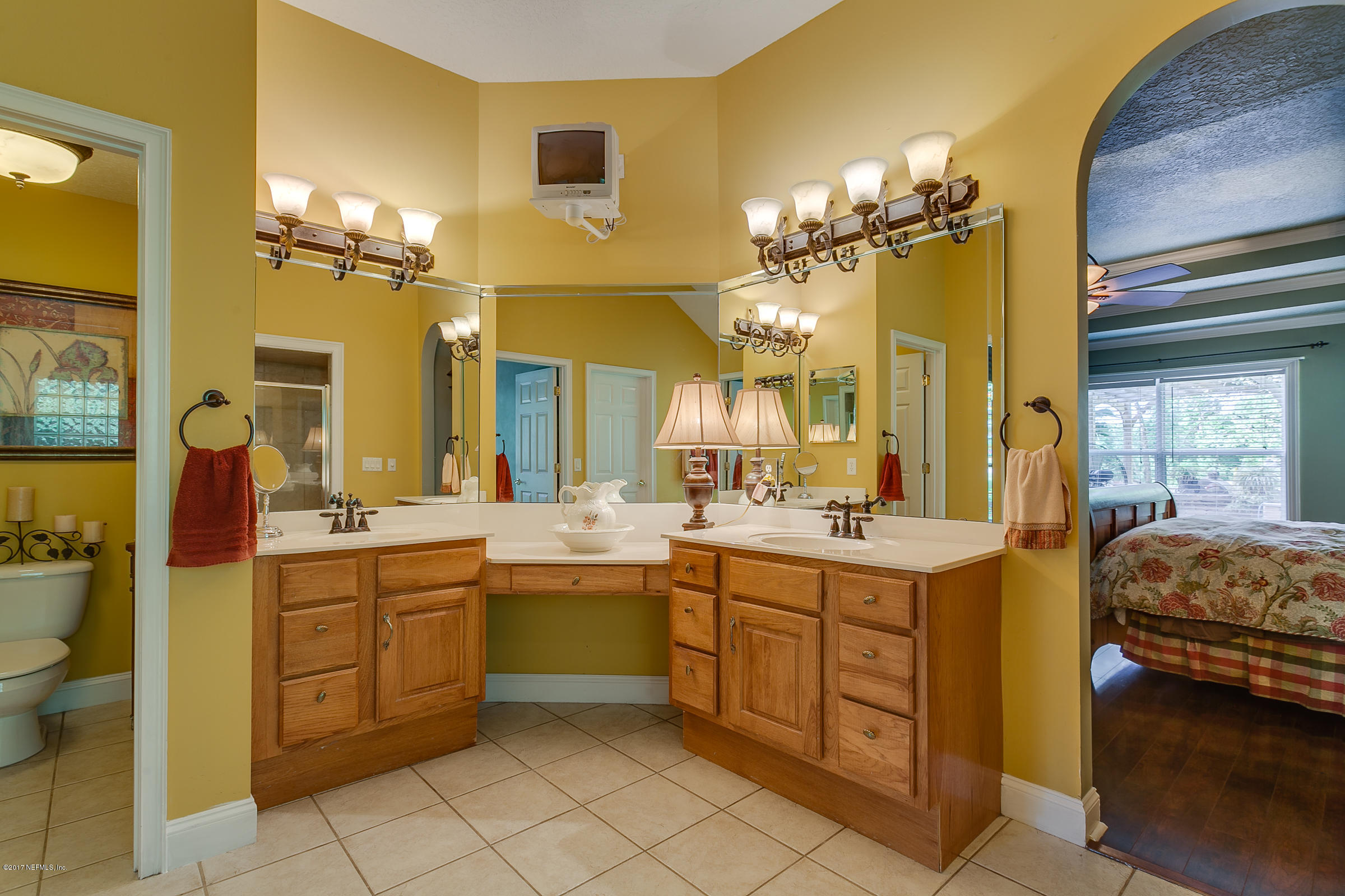 2895 Ravines Road Middleburg, FL 32068 - Photo 18 of 33 Owners_Bathroom_View_1