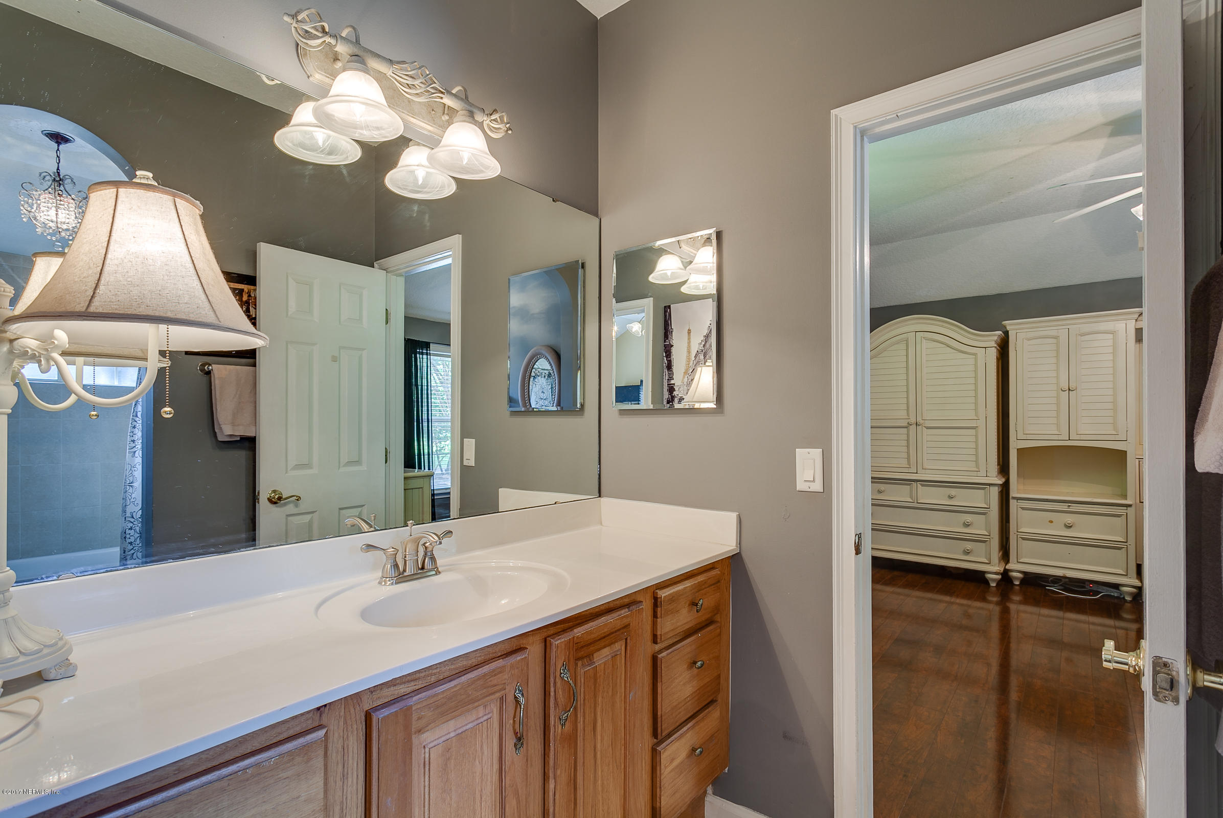 2895 Ravines Road Middleburg, FL 32068 - Photo 22 of 33 Jack_and_Jill_Bathroom