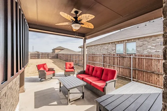 $432,500 | 153 Hidden Creek Court, Saginaw, TX 76131