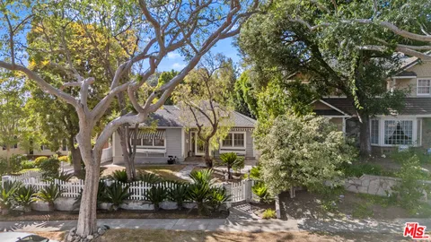 $1,550,000 | 1023 East Grinnell Drive, Burbank, CA 91501