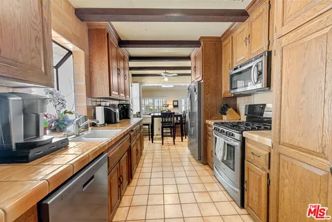 $1,550,000 | 1023 East Grinnell Drive, Burbank, CA 91501