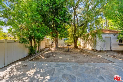 $1,550,000 | 1023 East Grinnell Drive, Burbank, CA 91501