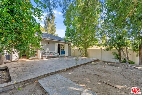 $1,550,000 | 1023 East Grinnell Drive, Burbank, CA 91501