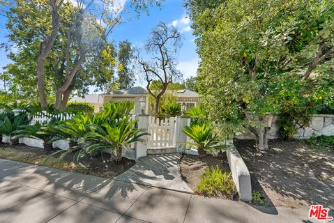 $1,550,000 | 1023 East Grinnell Drive, Burbank, CA 91501