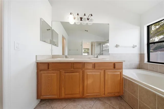 $320,000 | 489 Oaklanding Boulevard, Mulberry, FL 33860