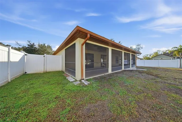 $320,000 | 489 Oaklanding Boulevard, Mulberry, FL 33860