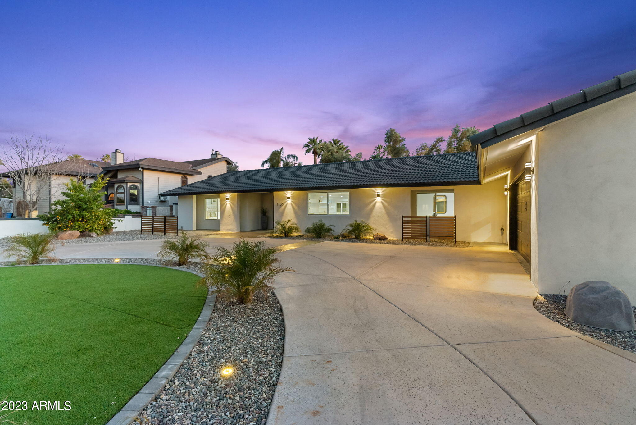 1135 West Lawrence Lane Phoenix, AZ 85021 - Photo 3 of 58 TWLIGHT 3