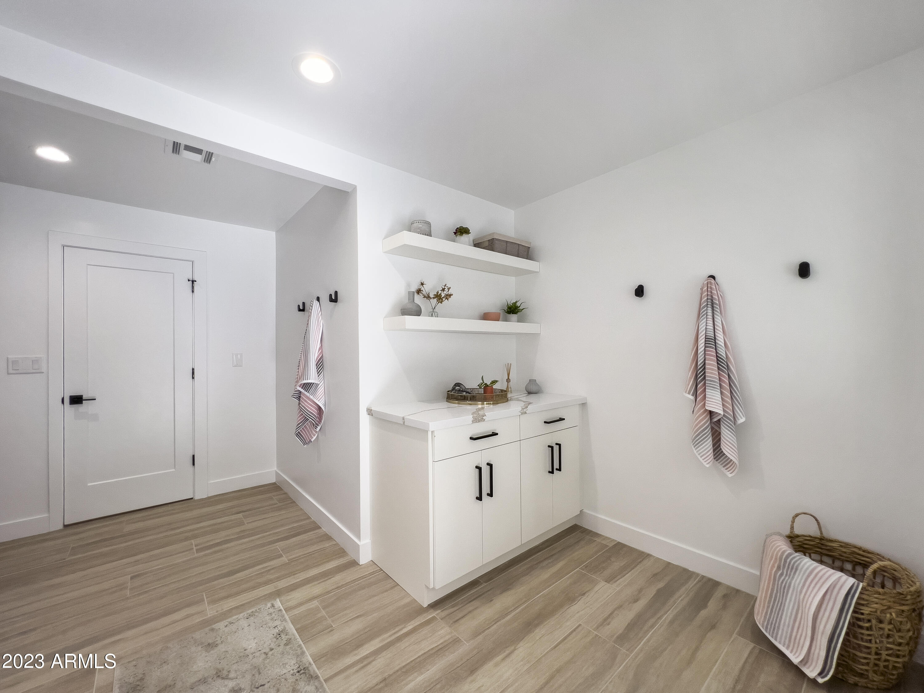 1135 West Lawrence Lane Phoenix, AZ 85021 - Photo 40 of 58 LAUNDRY