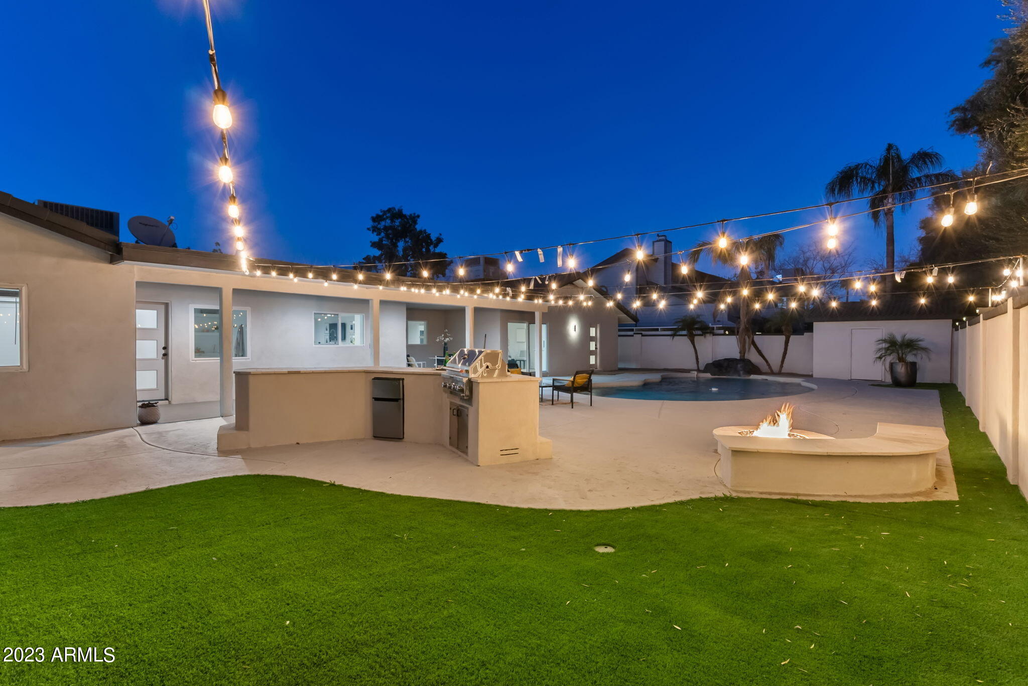 1135 West Lawrence Lane Phoenix, AZ 85021 - Photo 54 of 58 TWLIGHT