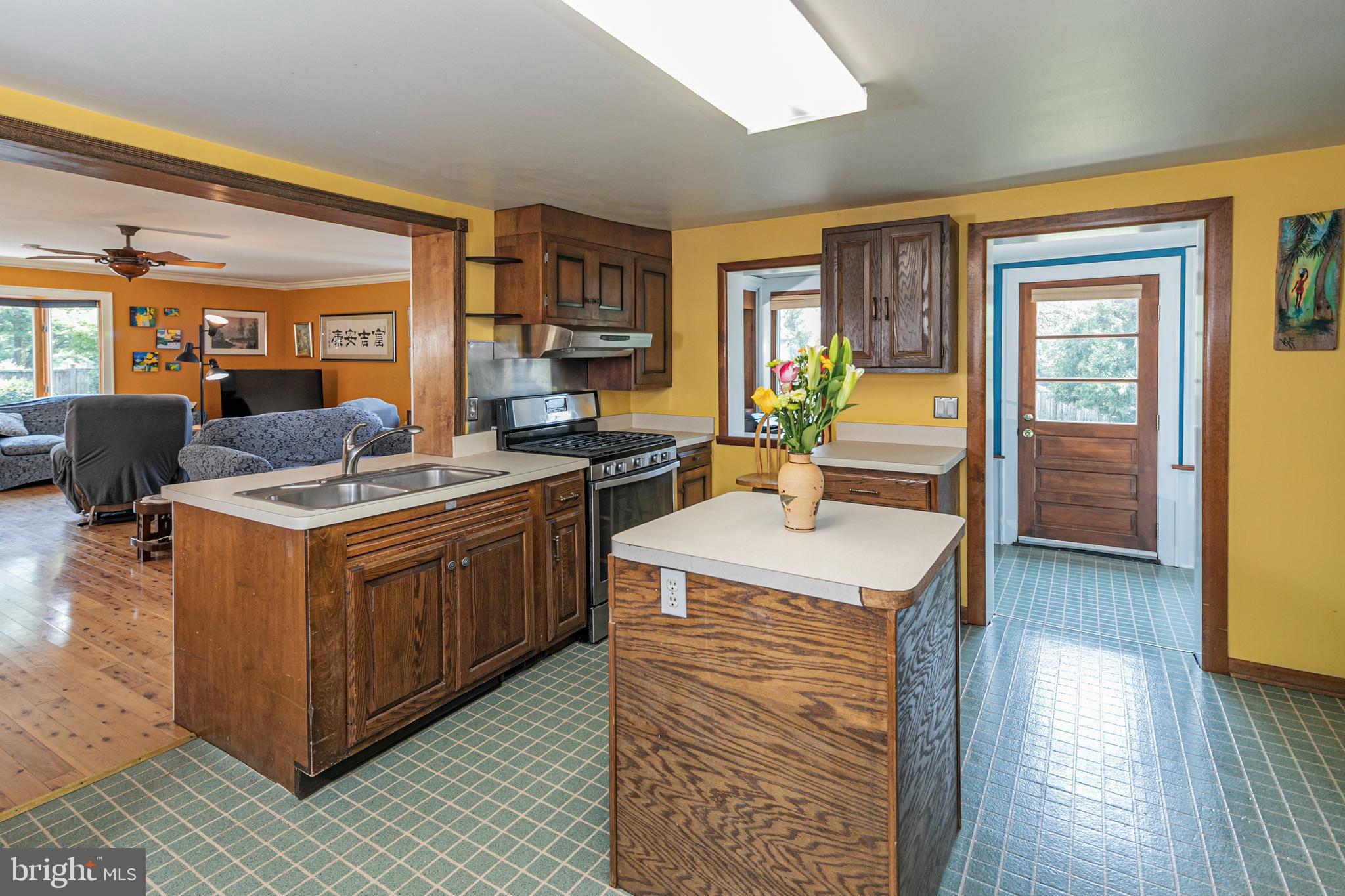 221 South Branch Road Hillsborough, NJ 08844 - Photo 7 of 41 Gallery Image 7