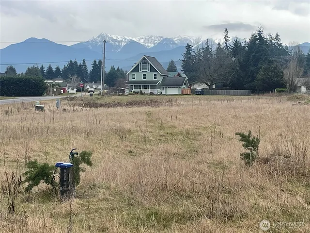 a view of outdoor space with city view