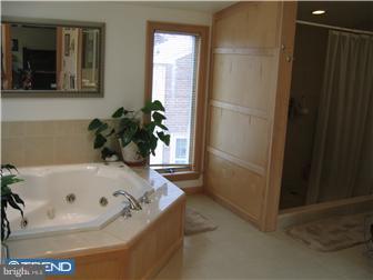 23 Plymouth Road Springfield, PA 19064 - Photo 4 of 11 Bathroom