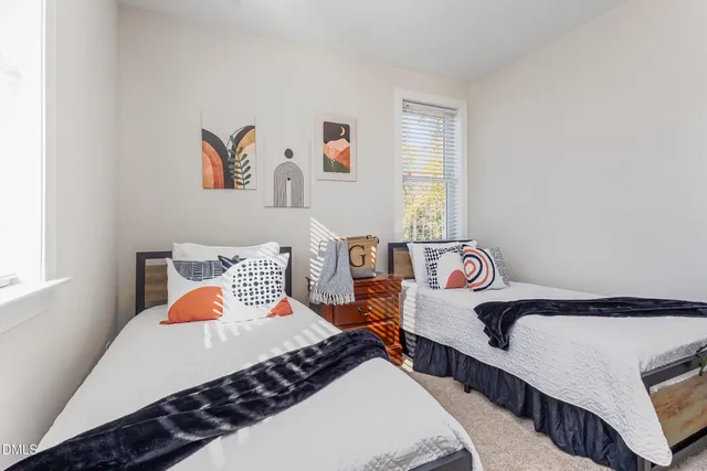 $570,000 | 300 West Amber Oak Drive, Selma, NC 27576