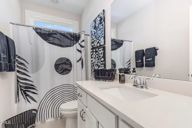 $570,000 | 300 West Amber Oak Drive, Selma, NC 27576