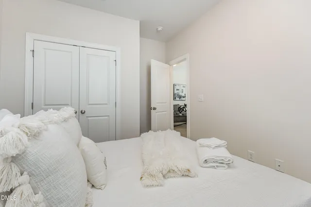 $570,000 | 300 West Amber Oak Drive, Selma, NC 27576