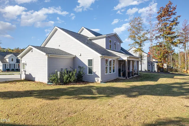 $570,000 | 300 West Amber Oak Drive, Selma, NC 27576