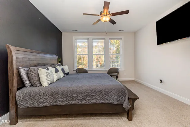 $570,000 | 300 West Amber Oak Drive, Selma, NC 27576