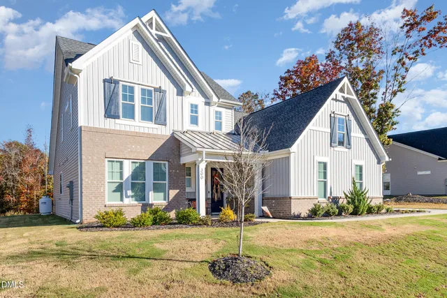 $570,000 | 300 West Amber Oak Drive, Selma, NC 27576