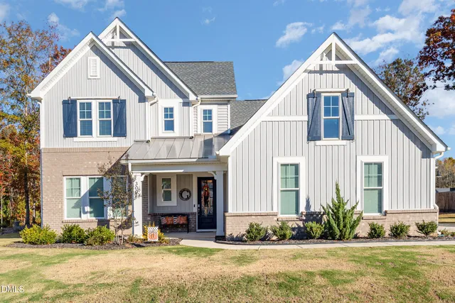 $570,000 | 300 West Amber Oak Drive, Selma, NC 27576