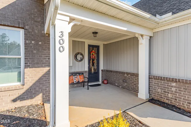 $570,000 | 300 West Amber Oak Drive, Selma, NC 27576