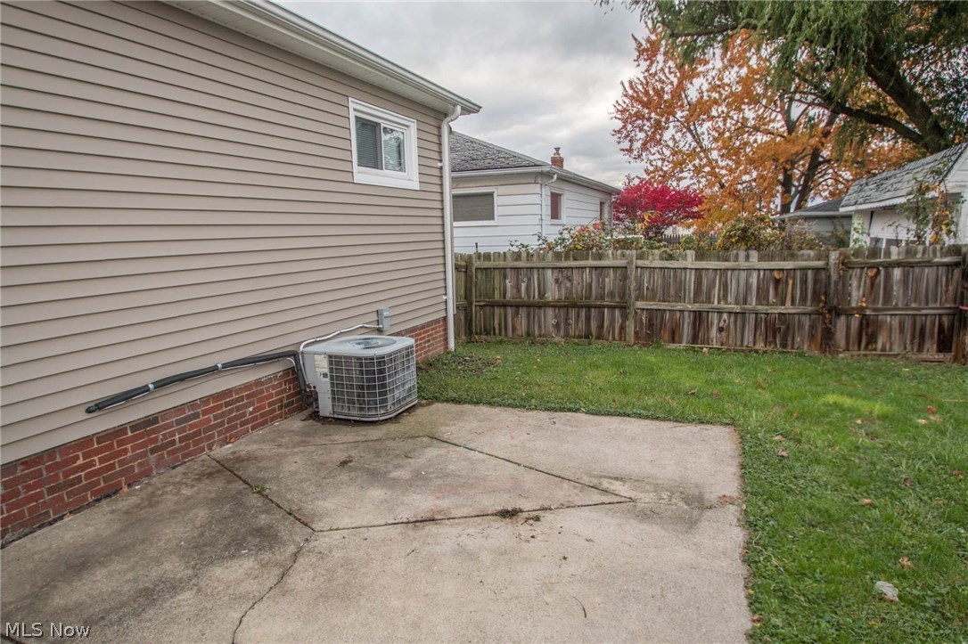 11160 Snow Road Parma, OH 44130 - Photo 32 of 34