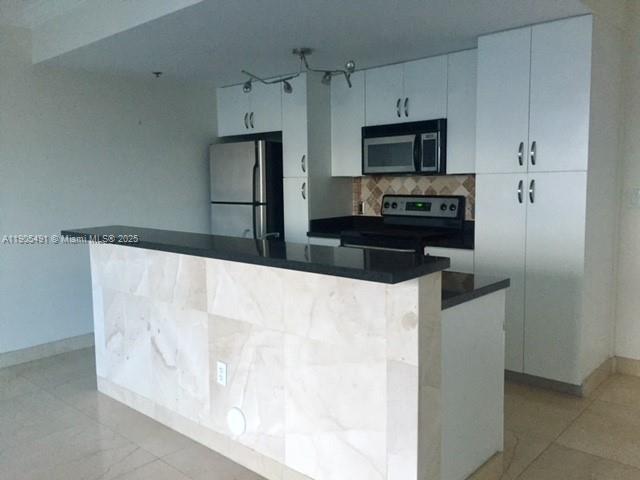 1401 Southwest 22nd Street, Unit 803 Miami, FL 33145 - Photo 5 of 40