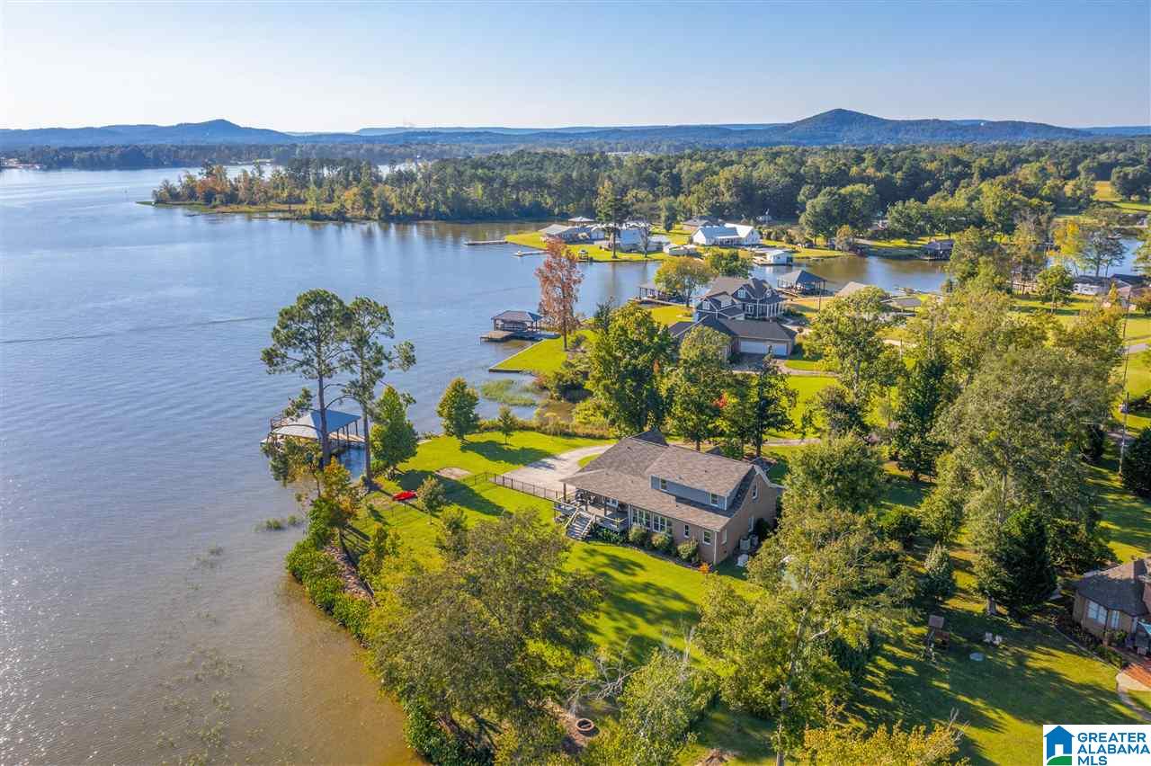 208 Merchant Drive Rainbow City, AL 35906 - Photo 3 of 46