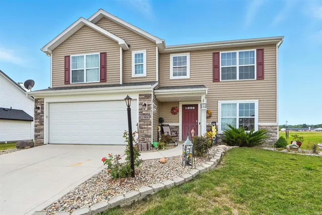 $314,900 | 1904 Waynedale Drive, Garrett, IN 46738