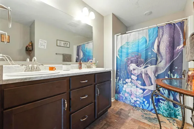 $314,900 | 1904 Waynedale Drive, Garrett, IN 46738