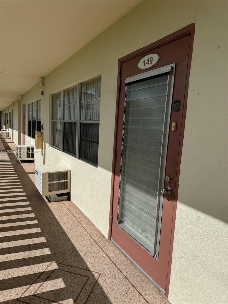 149 Preston F, Unit 149 Boca Raton, FL 33434 - Photo 5 of 35