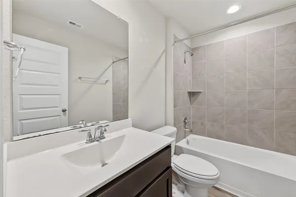 $349,900 | 1606 Bear Spring Drive, Richmond, TX 77469