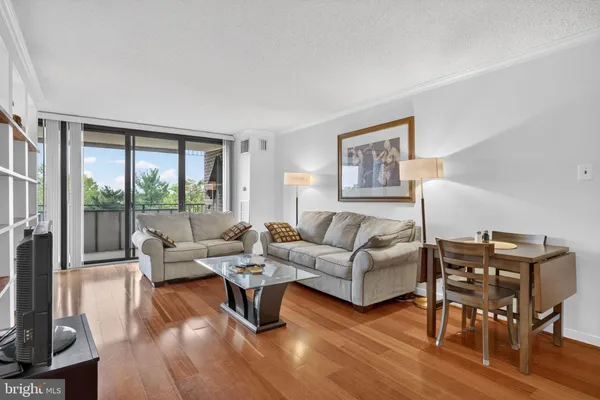 $2,150 | 250 South Reynolds Street, Unit 302, Alexandria, VA 22304