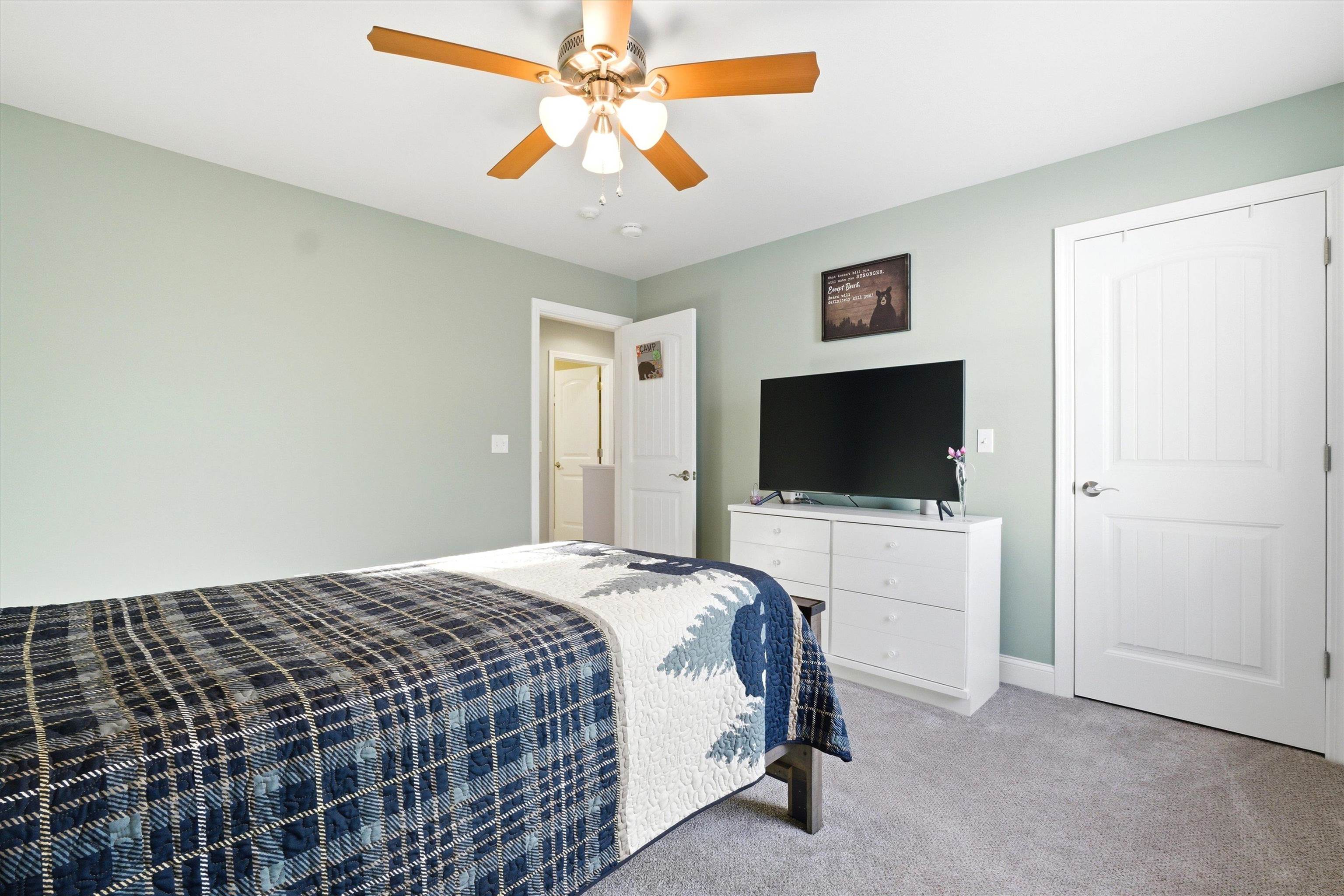 138 Memory Lane Laconia, NH 03246 - Photo 21 of 30