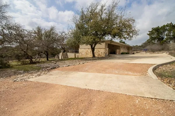 $1,150,000 | 430 Ranch To Market 479, Mountain Home, TX 78058